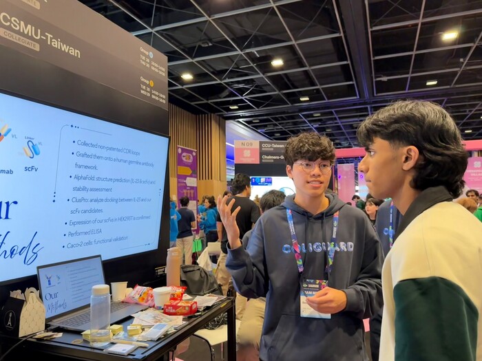 At Expo sharing our project圖片