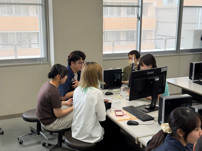 醫社系同學與中文課學生交流圖片