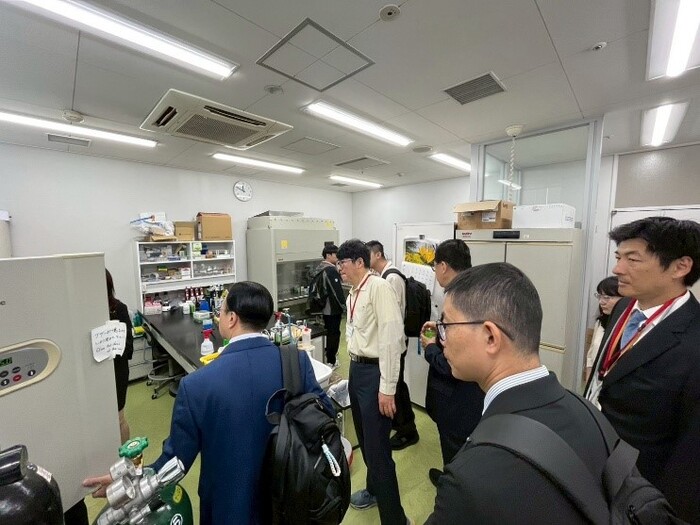 參觀九州齒科大學圖片