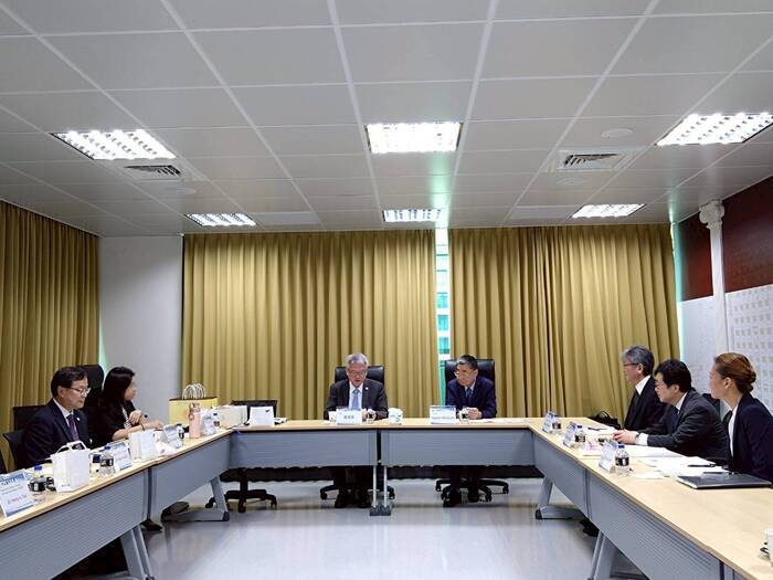 歡迎式由黃建寧校長主持 , 國際處Dean, Associate Professor Ya-Hsin Li,Professor Kan-Jen Tsai陪同圖片