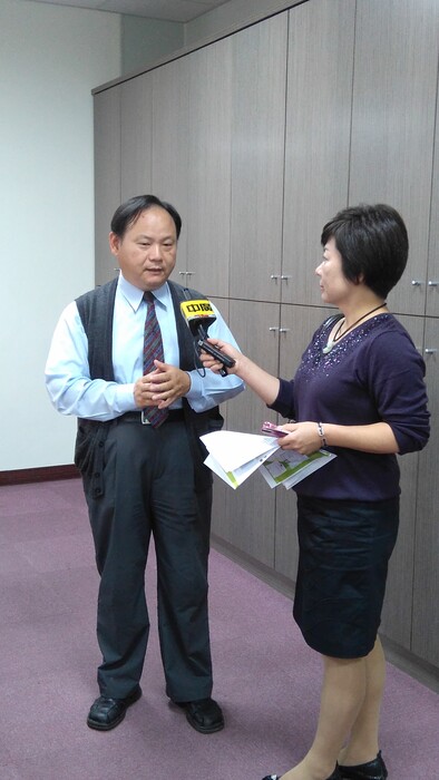 賴坤明教授發表暨記者採訪提問