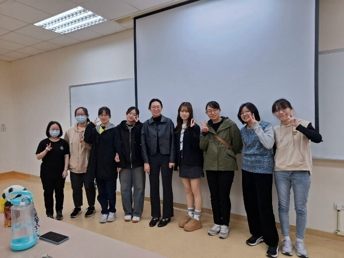日生參與本系張毓軒教師課程合影留念