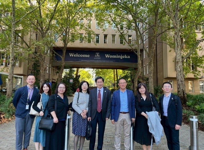 Prof. Kwang Cham and Prof. Bang Bui 熱情接待參觀墨大校園