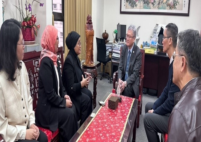 教授們會面校長