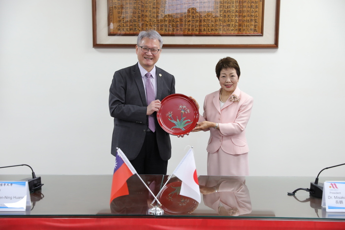 交換禮物-致贈宮崎瓷器圖片