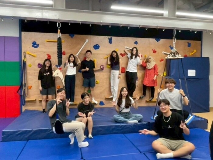 在SIT 的Sensory Lab 進行參觀圖片