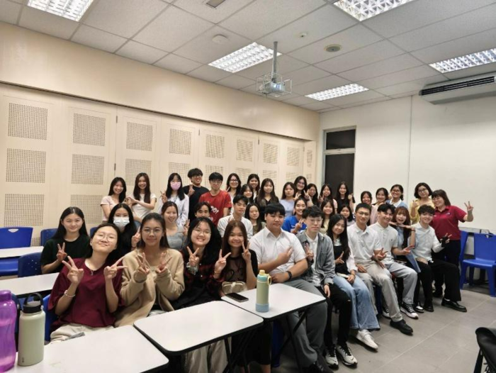 與拉曼大學學生互動交流圖片